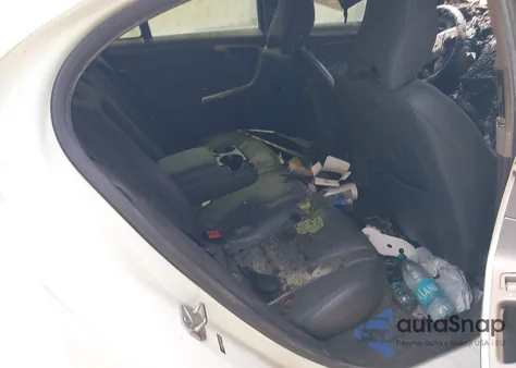 2016 Volvo S60 T5 Drive-E Premier z USA, uszkodzony, nr VIN YV126MFK0G2390792